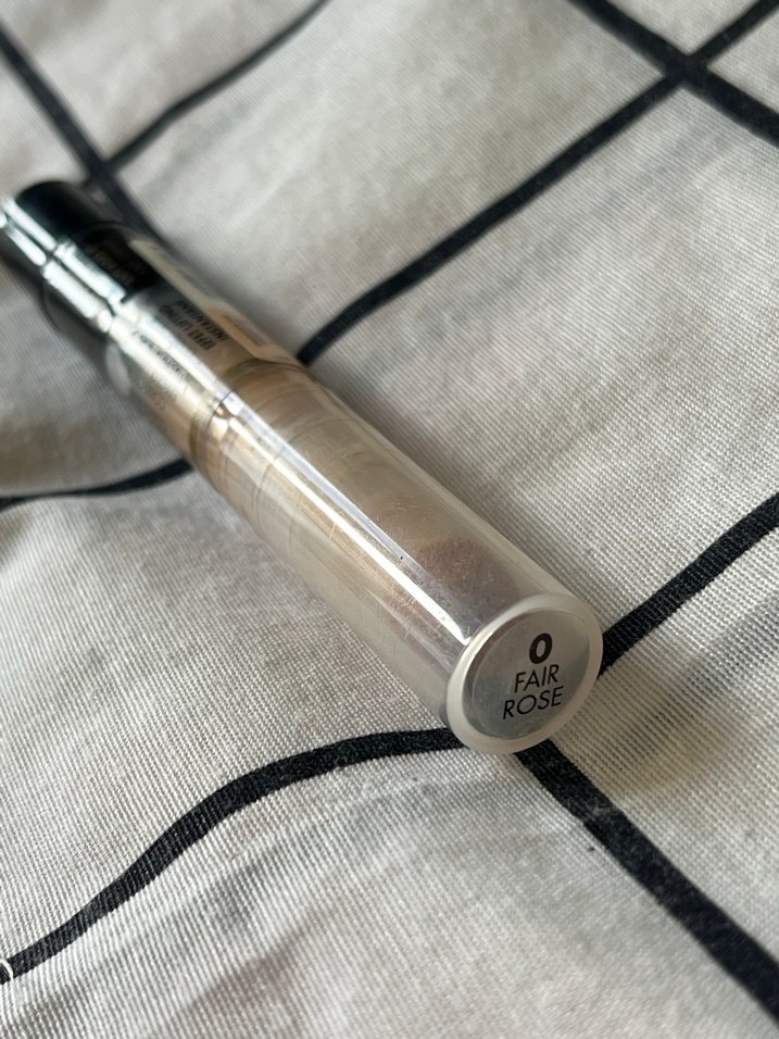 Bej Instant Lift Kapatıcı ve Aydınlatıcı - Görsel 4