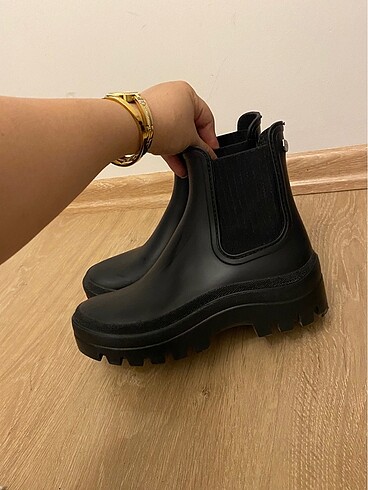 Siyah Kadın Bot - Görsel 5