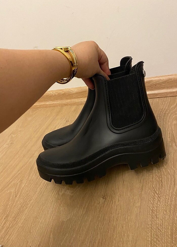 Siyah Kadın Bot - Görsel 5