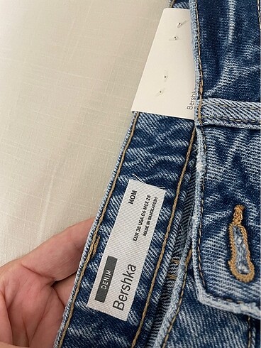 38 Beden mavi Renk Bershka kot pantalon