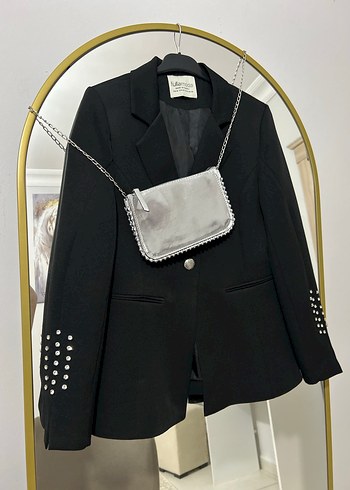 Zincir Detaylı Siyah Kadın Mini Deri Blazer