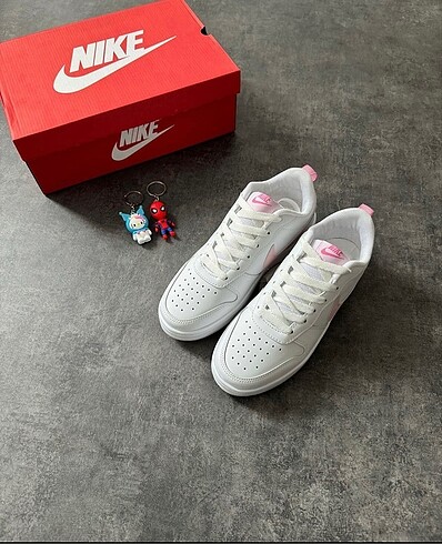 37 Beden pembe Renk Nike Court Borough Low Pudra