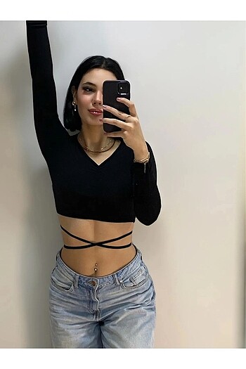 Siyah bağlamalı crop