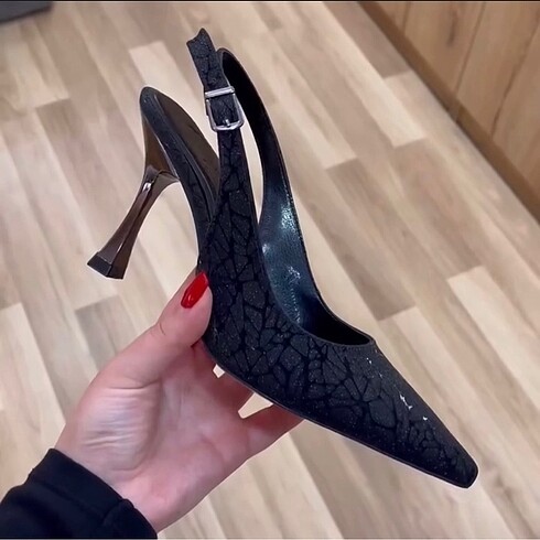 Siyah stiletto