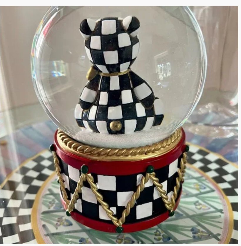 Mackenzie Childs Siyah Beyaz Damalı Ayıcık Kar Küresi - Görsel 3