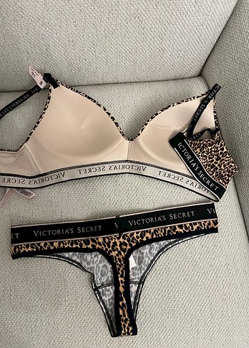 m Beden Victoria's Secret Leopar Desenli Sütyen ve Külot