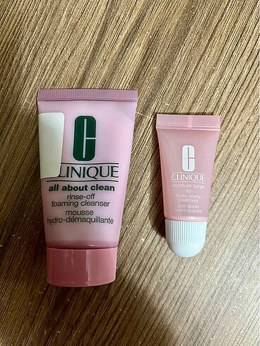 Clinique Set - köpük ve dudak kremi