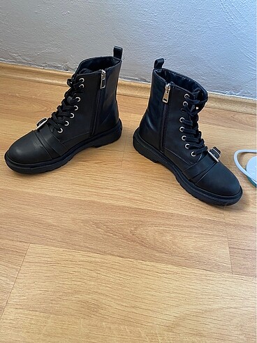 37 Beden Zara bot