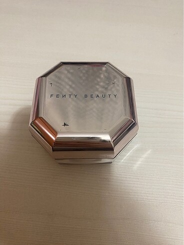 fenty beauty butter 02 pudra