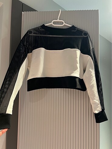 Crop sweater