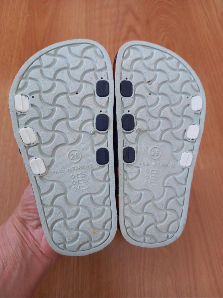 gezer marka sandalet terlik 26 numara - Görsel 3