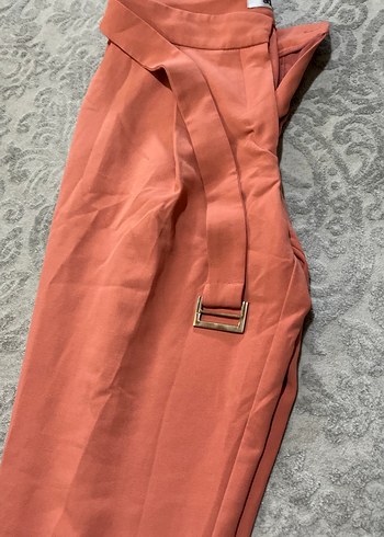 Kemer Detaylı Rahat Kesim Kadın Kumaş Pantolon - Görsel 3