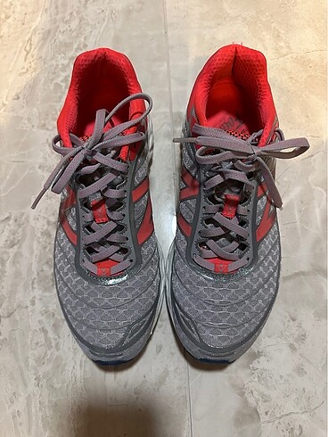 41 Beden New balance 41numara ama 40 numarayada rahat olur