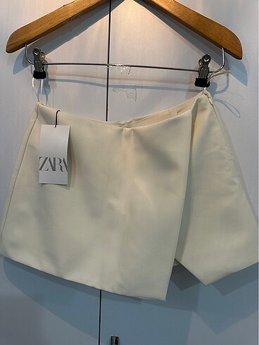 Zara Sıfır etiketli zara etek
