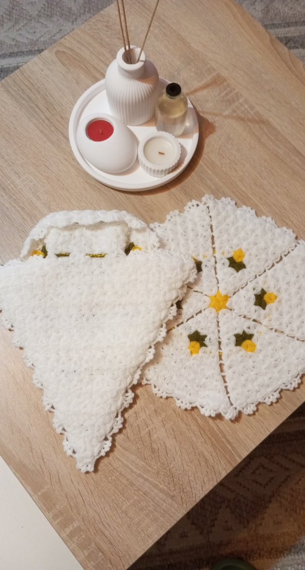 El Yapımı Beyaz Sarı Çiçekli Örgü lif takımı - Görsel 2