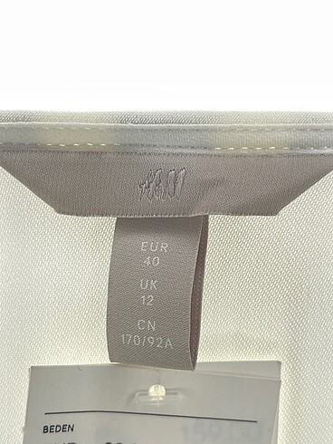 40 Beden beyaz Renk H&M Bluz %70 İndirimli.