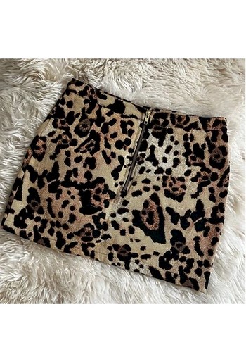 Jakarlı Leopar Desenli Mini Etek - Görsel 3