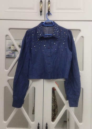 Taşlı Düğmeli Mavi Denim Kadın Gömlek