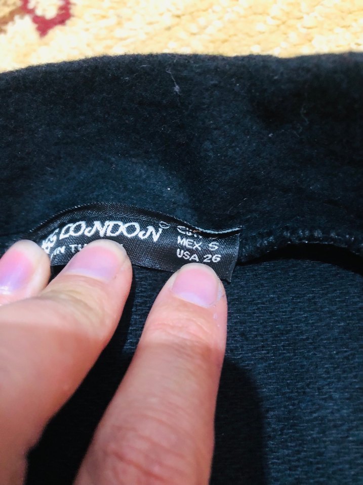 Düğmeli Siyah Süet Mini Etek - Görsel 5