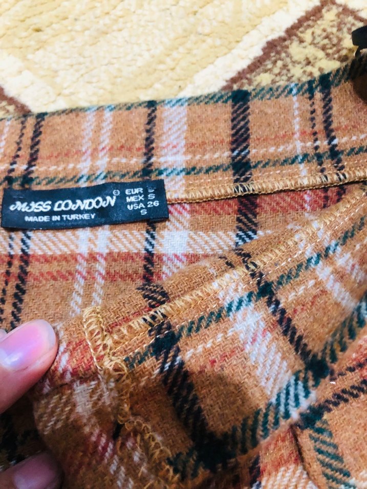 Düğmeli Kahverengi Ekose Mini Etek - Görsel 5