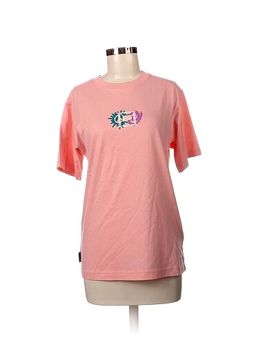 Puma T-shirt %70 İndirimli.