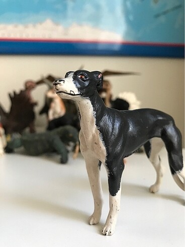  Köpek figürü