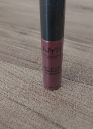 NYX soft matte lip cream