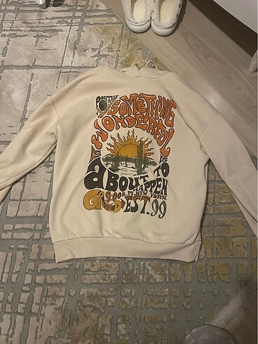 Sweatshirt