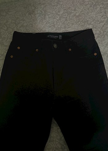 Stradivarius d98 siyah jean