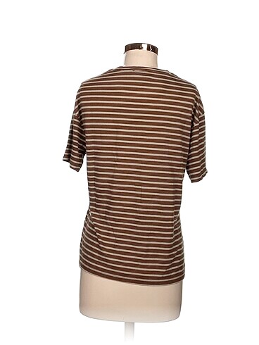 m Beden LC Waikiki T-shirt %70 İndirimli.