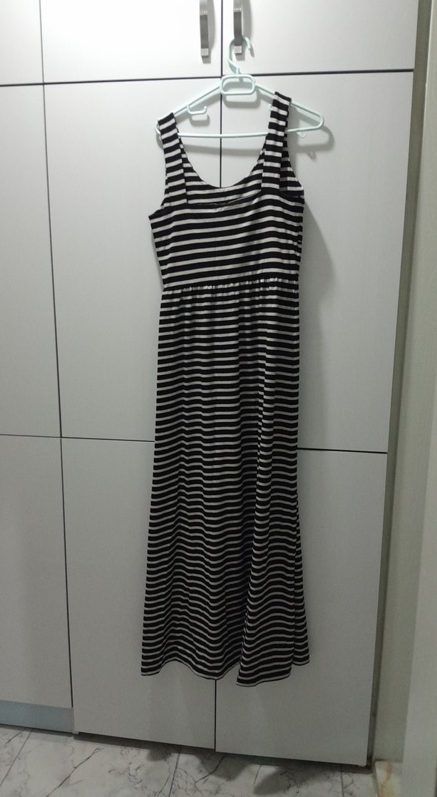 Siyah Gri Çizgili Uzun Pliseli Elbise - Görsel 2