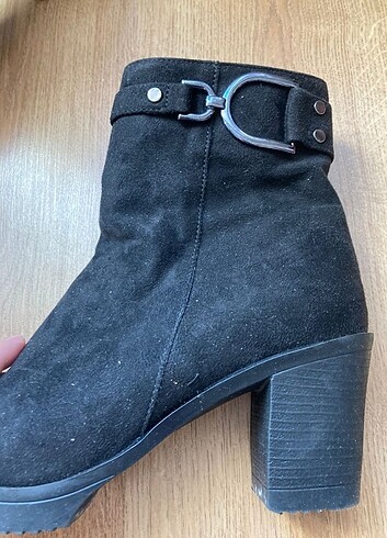 Zara Siyah topuklu çizme
