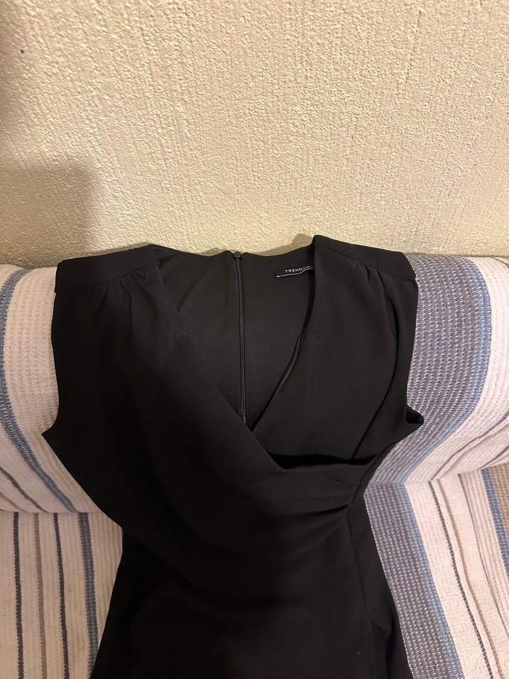 Siyah V Yakalı Drapeli Midi Elbise - Görsel 3