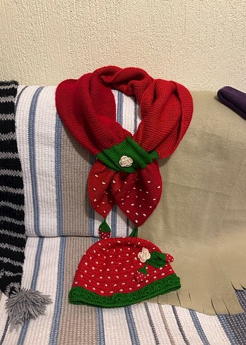 Renkli Nakışlı Örgü Atkı ve Bere Seti - Görsel 2