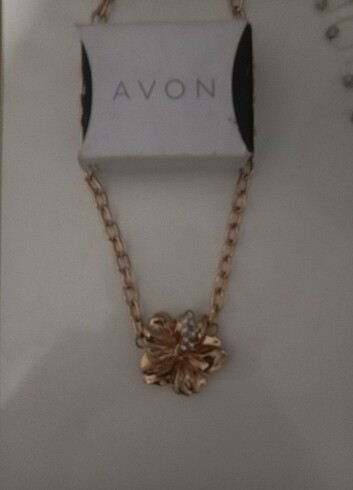 Avon kolye