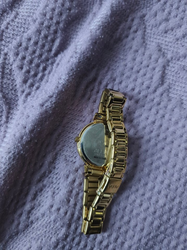 Altın Renk Modern Klasik Kadın Kol Saati - Görsel 2