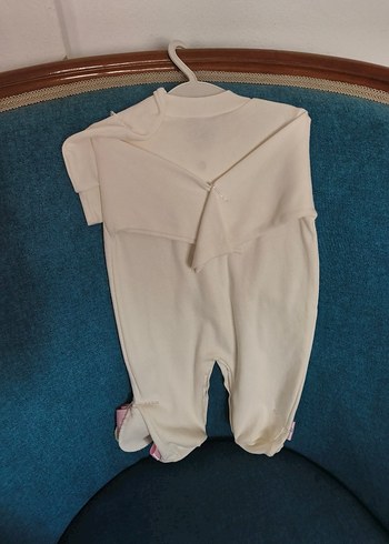 Beyaz Nakışlı Bebek Hastane Kıyafeti - Görsel 4