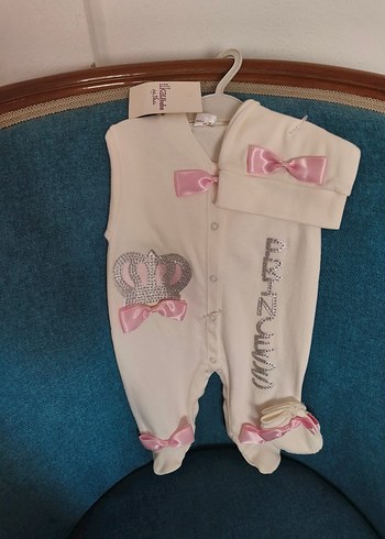 Beyaz Nakışlı Bebek Hastane Kıyafeti - Görsel 3