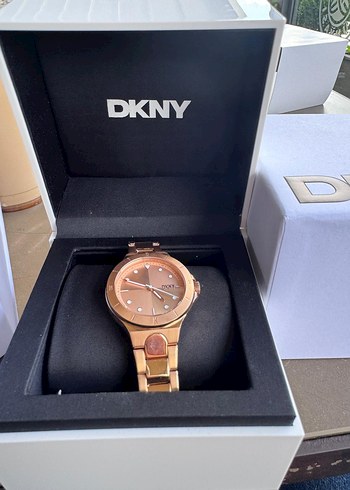 DKNY Kadın Altın Renkli Kemerli Saat - Görsel 2