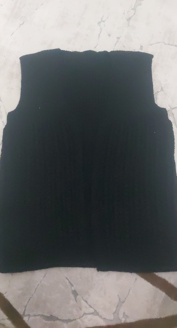 Siyah Pilili Kadın Kolsuz V Yaka Yelek - Görsel 3