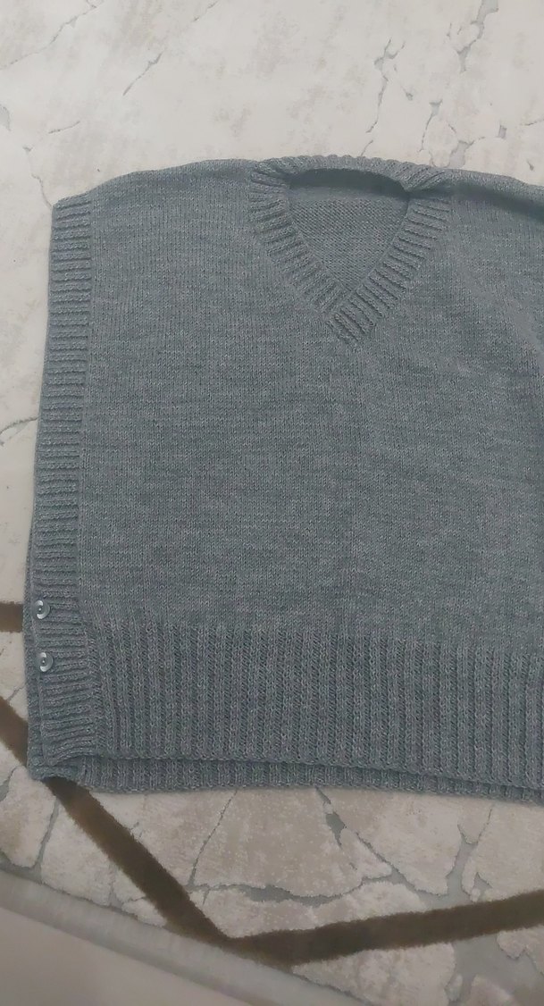 Gri V Yaka Örgü Süveter - Görsel 3