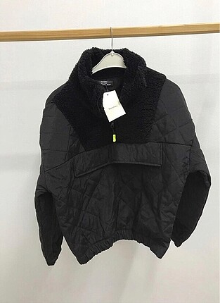 Bershka mont