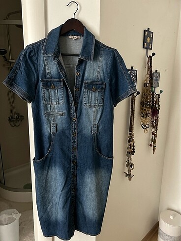 Denim elbise