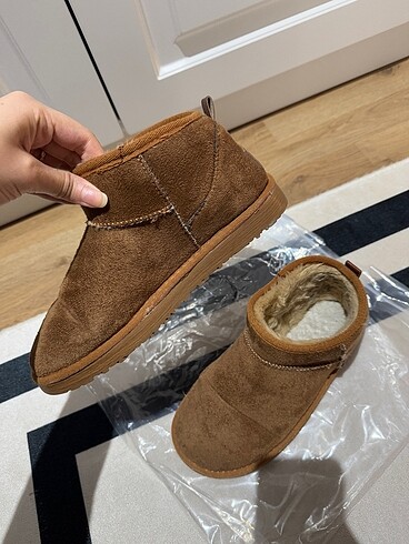 Ugg bot