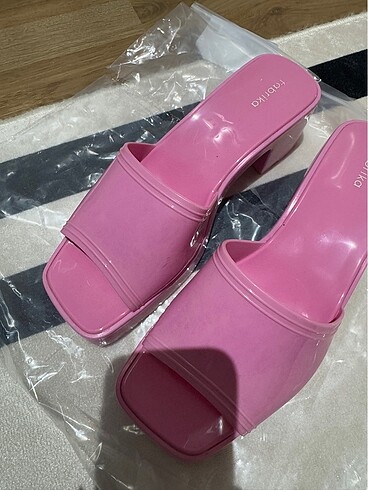 Fabrika Pembe terlik