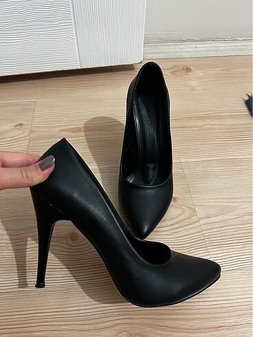 37 Beden siyah Renk Stiletto siyah
