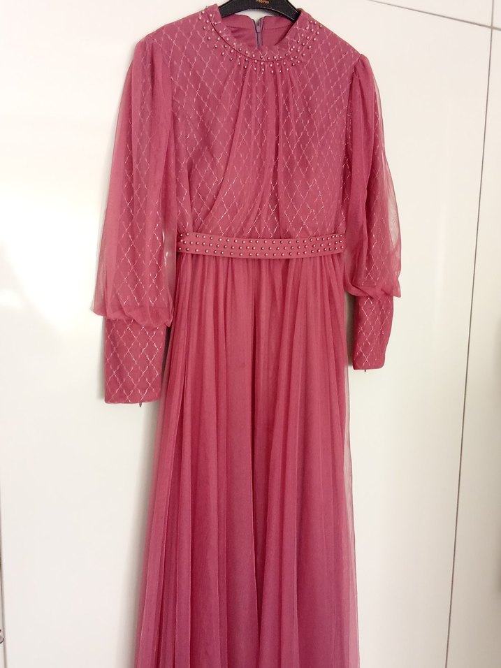 abiye bir kere giyilmiş 46 yazıyor ama 44 bedene uyumlu - Görsel 2