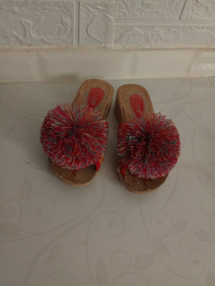 Renkli Püsküllü Bohem Dolgu Topuk Terlik - Görsel 2