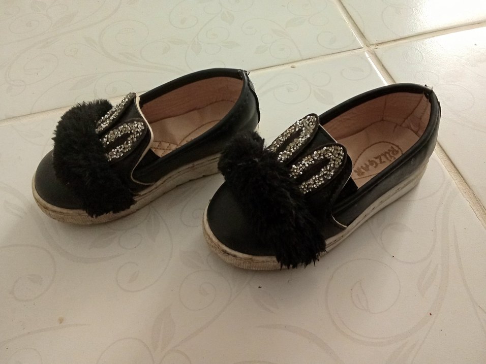 Kız Çocuk Siyah Kürklü Nakışlı Loafer - Görsel 2