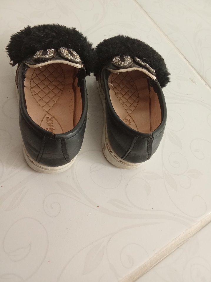 Kız Çocuk Siyah Kürklü Nakışlı Loafer - Görsel 3